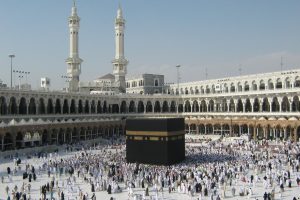 a crowd on a square in mecca