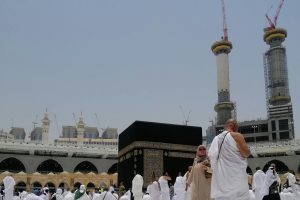 people at the kaaba
